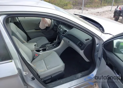 2017 Honda Accord Lx z USA, uszkodzony, nr VIN 1HGCR2F35HA188246